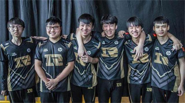 巴萨的防线 巴萨的防线